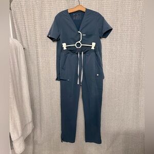 FIGS Dark Harbor Scrub Set (Small)